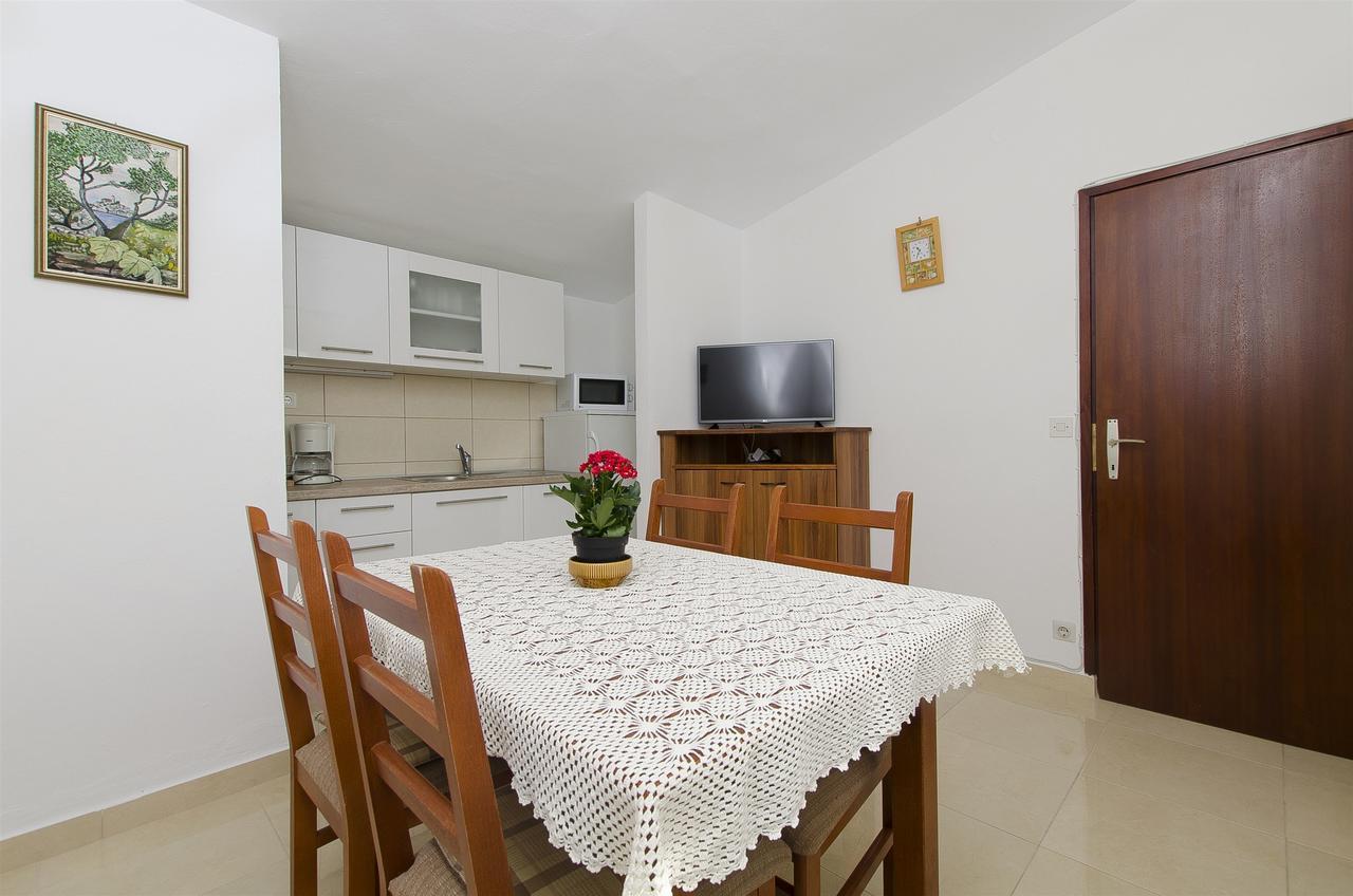 Apartment Josipa Примоштен Экстерьер фото