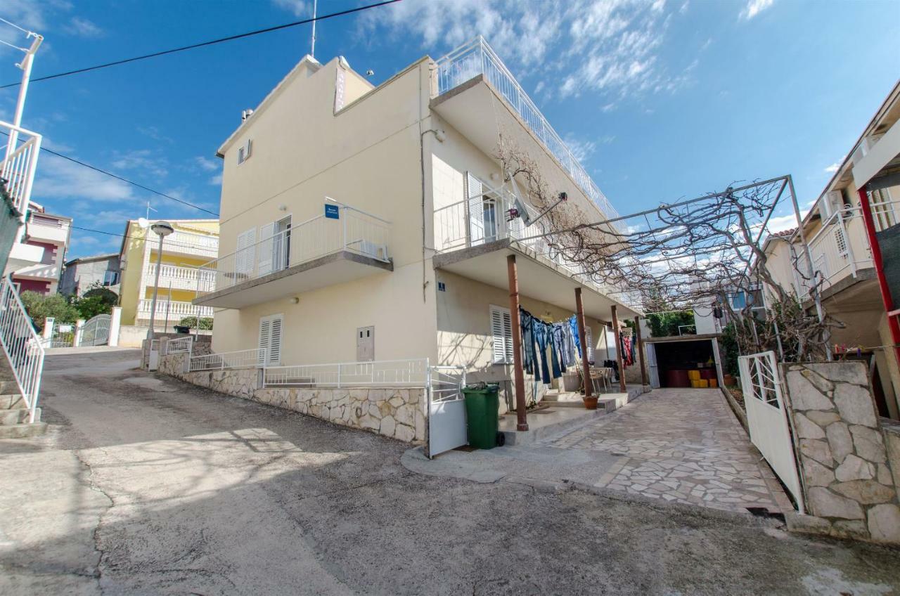 Apartment Josipa Примоштен Экстерьер фото